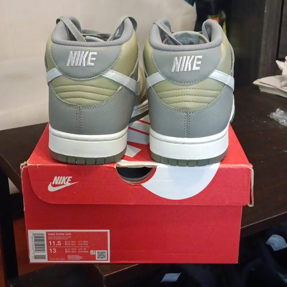 NIB NIKE DUNK MID 'DARK STUCCO' SZ 11.5 - Picture 4 of 8